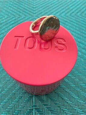 TOUS Hammered Round Ring from the Duna Collection
